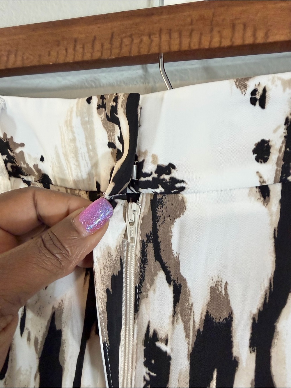 WHBM Animal Print Wide Leg Pants Size 10 White Tan Black Zebra Casual Office - Picture 6 of 13